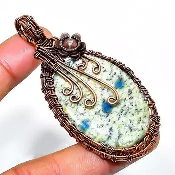 Кулон ручной работы из медной проволоки с драгоценным камнем K2 Blue Azurite, 2,56 дюйма 2.56 белый