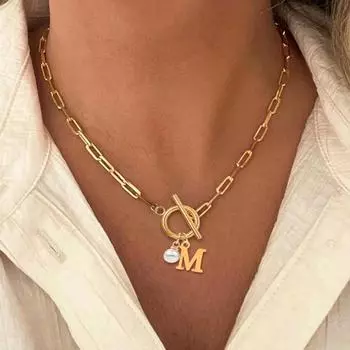 Кулон с 26 буквами из искусственного жемчуга, популярное ожерелье из нержавеющей стали с OT-застежкой и скрепками, женские украшения A золотой