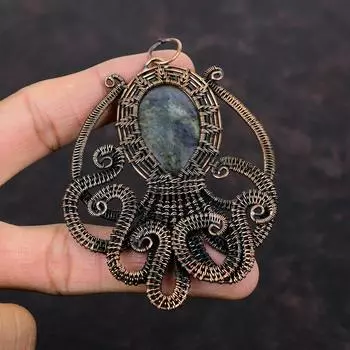 Кулон с драгоценным камнем иолит, медная проволока, кулон, кулон в виде осьминога, медные украшения, этнический кулон, ювелирные изделия ручной работы, завернутый в проволоку, свадебный подарок
