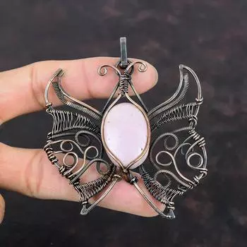 Кулон с фосфосидеритом, медная проволока, кулон, драгоценный камень, кулон ручной работы, кулон с бабочкой, фосфосидерит, медные украшения, подарки для него