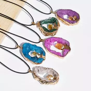 Кулон с натуральным хрустальным пещерным агатом, полым грубым камнем, инкрустированный желтым аметистом, золотисто-позолоченный цвет, боковое ожерелье Without Chain