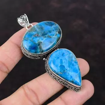 Кулон с неоновым апатитом и драгоценным камнем. Очень красивый винтажный кулон. Кулон из стерлингового серебра 925 пробы. Кулон ручной работы. Ювелирный кулон с неоновым апатитом. Подвеска для подарка.