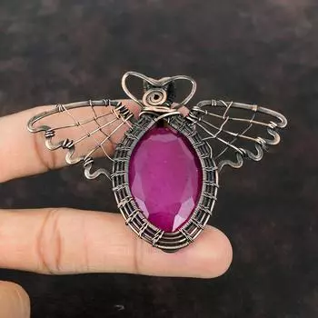 Кулон с ограненным кашмирским рубином, подвеска из медной проволоки, ювелирное изделие ручной работы, дизайнерская подвеска в виде бабочки, подарок для матери, ювелирные изделия из меди с драгоценными камнями