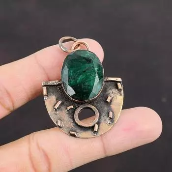 Кулон с ограненным замбийским изумрудом, медный кулон, драгоценный камень, ювелирное изделие ручной работы, изящный кулон, стильное медное ювелирное изделие, специальный женский подарок