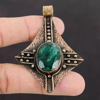 Кулон с ограненным замбийским изумрудом, медный кулон, очень красивый кулон с драгоценным камнем, медные украшения для подарка, кулон ручной работы с замбийским изумрудом