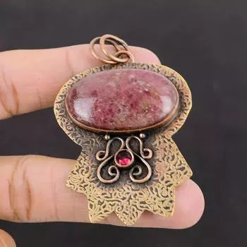 Кулон с родонитом Розовый турмалин Кулон Медный кулон Красивый кулон с драгоценным камнем Медные украшения Подарок на помолвку Окисленные ювелирные изделия ручной работы