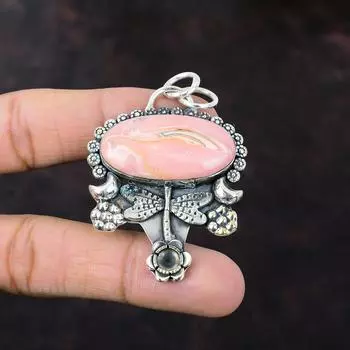 Кулон с розовым опалом. Кулон из натурального драгоценного камня. Кулон из стерлингового серебра 925 пробы. Ювелирные изделия ручной работы в стиле бохо. Подвеска в виде стрекозы. Подарок для мамы. Дизайнерские украшения.