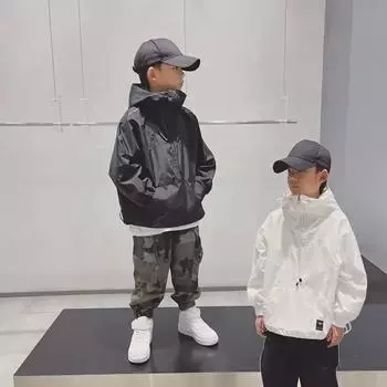 Куртка с капюшоном и полумолнией для мальчиков — средний и большой размер — весна/осень 2023 г. 140 cm чёрный