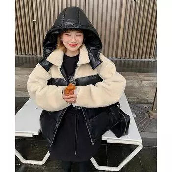 Куртка женская зимняя теплая с капюшоном из меха на белом утином пуху плотностью 90% S