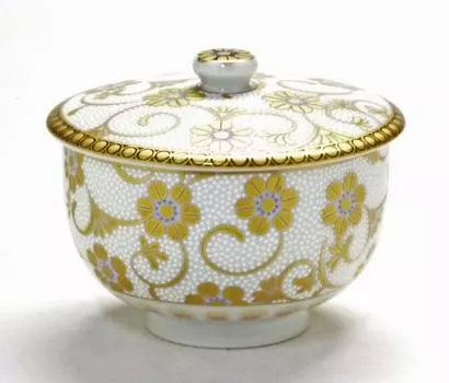 Кутани с белой железной проволокой, один предмет [крышка для чашки] (версия с наклейкой) белый