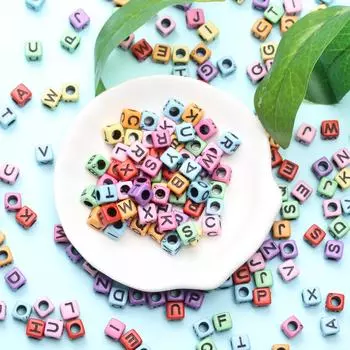 Квадратные бусины ручной работы с буквами, 200 шт., ювелирные аксессуары, свободные бусины, плоские бусины, акрил, разные цвета Color white square