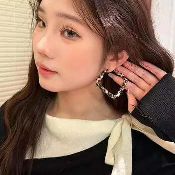 Квадратные серьги-кольца с леопардовым принтом в стиле ретро 2025 года: Уникальный, эксклюзивный, преувеличенный стиль square earrings леопардовый