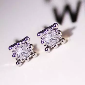 Квадратные серьги Универсальные маленькие серьги Новые модные