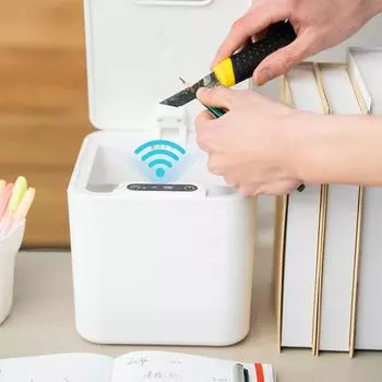 Квадратный интеллектуальный индукционный настольный автомобиль объемом 5 л, установленный на небольшом интеллектуальном мусорном баке Round белый