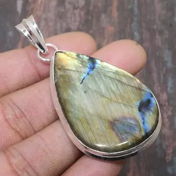 Лабрадорит Драгоценный камень стерлингового серебра 925 пробы ручной работы Замечательный ювелирный кулон 2.76 Inches зелёный