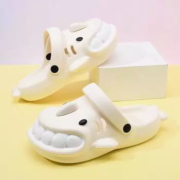 Ladies cute shark spring and summer wear non-slip and deodorant fashion soft bottom comfortable versatile straight hair 35-36