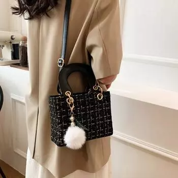 Женская модная простая сумка через плечо для девочек, симпатичная маленькая сумочка с подвеской в виде помпона, маленькая квадратная сумка, новая высокая повседневная сумка через плечо из твида в клетку