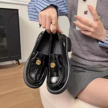 Лакированные кожаные туфли женские осенние новые металлические мокасины на толстой подошве британский стиль колледж маленькие кожаные туфли 35