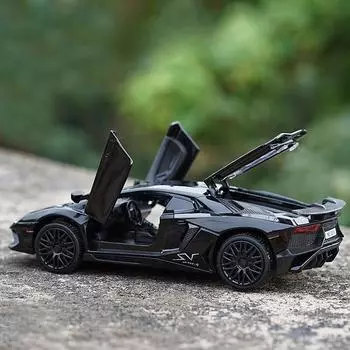 Lambo 750-4 Легкосплавный автомобиль Модель 1:32 с функциями многодверного открывания, звука, света и инерционного механизма красный