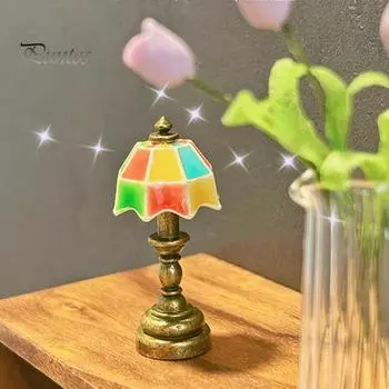 Лампа для кукольного домика Ретро Сплав 1:12 старинных настольных ламп в американском стиле с орнаментом для домашнего декора разноцветный
