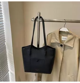 Large-capacity bag women s new simple shoulder messenger bag high-end college student commuting tote bag