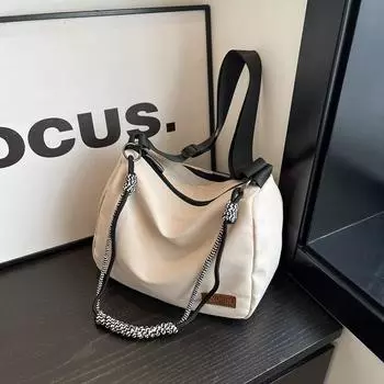 Large capacity casual shoulder bag 2024 new fashion versatile college student canvas bag niche commuter messenger bag чёрный