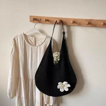 Large capacity woven bag summer niche design sense hollow straw bag seaside knitted shoulder tote bag чёрный