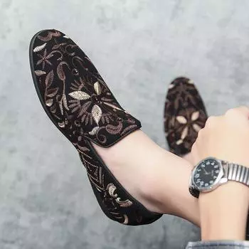 Large size 48 men s leather shoes embroidered breathable pointed leather shoes British trend personality one pedal casual fashion men s shoes 38 чёрный