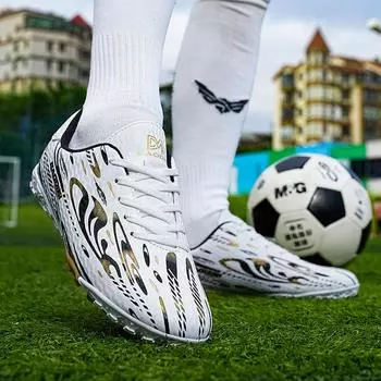 Large size children s long nail football shoes men s outdoor primary and secondary school students broken nail training shoes primary and secondary sc 31