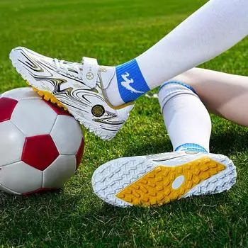 Large size children s spike football shoes men s outdoor primary and secondary school students broken nail training shoes youth sports shoes 35