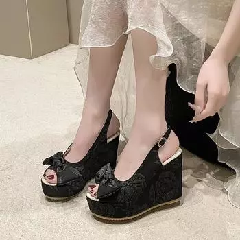 Large size fish mouth wedge heel sandals women s 2024 summer new fashion European and American one-word buckle wedge heel shoes women 35 чёрный