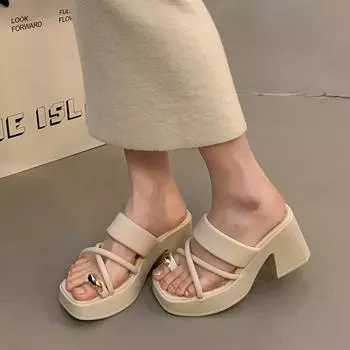 Крутые тапочки большого размера на высоком каблуке, новая модная обложка на лето 2024 года, нескользящие повседневные шлепанцы на высоком каблуке с толстой подошвой 35 чёрный