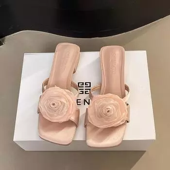 Large size low heel cool slippers women s 2025 summer new small fresh rose flower square head thin sandals women 35