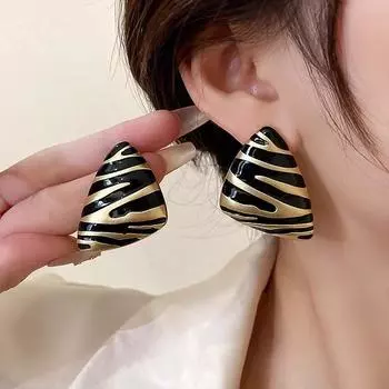 LATS Винтажные треугольные серьги-гвоздики для женщин и девочек, полосатые серьги с каплями масла в виде зебры, подарки на вечеринку, модные ювелирные аксессуары 1 pair коричневый