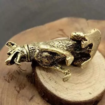 Латунная металлическая статуэтка собаки-приносящей удачу, маленькое украшение, винтажный маленький щенок, китайская настольная чайная игрушка, сидящее животное, фигурки волка