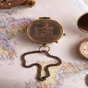 Латунный карманный магнитный компас In HIGH Tide с цепочкой, идея подарка моряку, подарки с гравировкой, направленный пиратский компас для пеших прогулок, путешествий, кемпинга