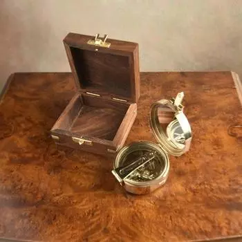 Латунный компас 7 см в деревянной подарочной коробке. Аксессуар для морского парусного спорта. Идеальный подарок для