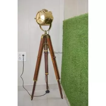 Латунный прожектор Торшеры пятнистость Домашняя декоративная морская антикварная отделка Латунный прожектор Прожектор Деревянный штатив Напольный светильник