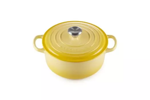 Le Creuset Cast Enamel Pot Signature Cocotte Ronde 20 cm Soleil Gas IH Oven Compatible Japanese [Authorized Product]