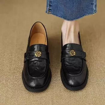 Leather camellia lazy loafers women s 2025 new autumn retro British one-pedal small leather shoes single shoe trend 34
