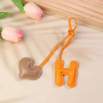 Leather Keychain Heart Letter Charm Pendant Keyring Simple All-Matching Bag Decoration Jewelry Accessories