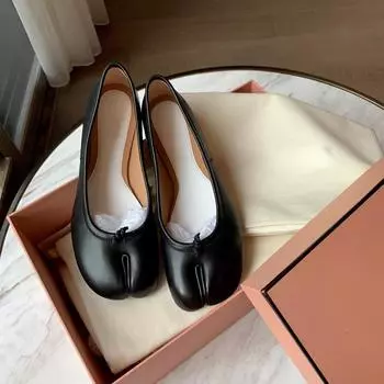 Leather pig s trotters shoes split-toed shoes women s horseshoe flat-soled beanie shoes one pedal shallow mouth ballet shoes 35