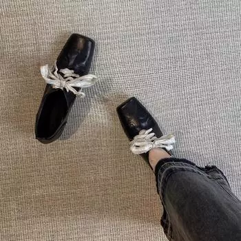 Leather retro literary and artistic style niche square head strap high-end thick heel single shoes women s 2025 spring new small leather shoes 34