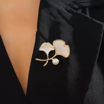 Леди Одежда Брошь Форма Листа Гинкго Искусственный Жемчуг Декор Сумка Воротник Пальто Шляпа Шарф Украшения Булавка Для Одежды Партия Выпускного Вечера Невеста Свадебная Одежда Ювелирные Изделия золотистый