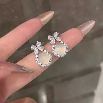Ледяной сияющий бриллиант имитация халцедона серьги-бантики темперамент универсальный чувство света роскошь украшения для вечеринок