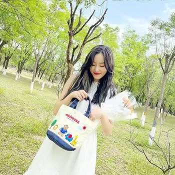 Легкая холщовая детская сумка Miki Style 2023 — с мультяшным дизайном, портативная, вместительная и вмещает все необходимое для мамы и малыша.