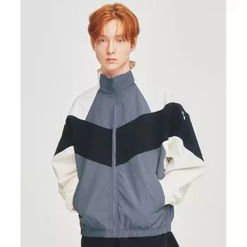 Легкая куртка FILA V в сочетании цветов FE2JKF5102XGRY GREY/090
