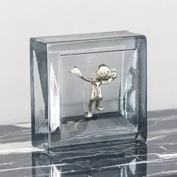 Легкая роскошь Креативный металлический персонаж украшения Модель комнаты отель кабинет столешница квадрат прозрачный кристалл декоративные изделия Wall Chisel M1002649
