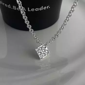 Легкая роскошь, высококачественная текстура, квадратное ожерелье с бриллиантами, геометрический кулон, цепочка на ключицу, цепочка в виде цветка для автомобиля, модный