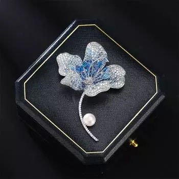 Легкая роскошная элегантная брошь бегония, нишевая высококачественная булавка в виде цветка из натурального жемчуга и циркона, женская изысканная брошь